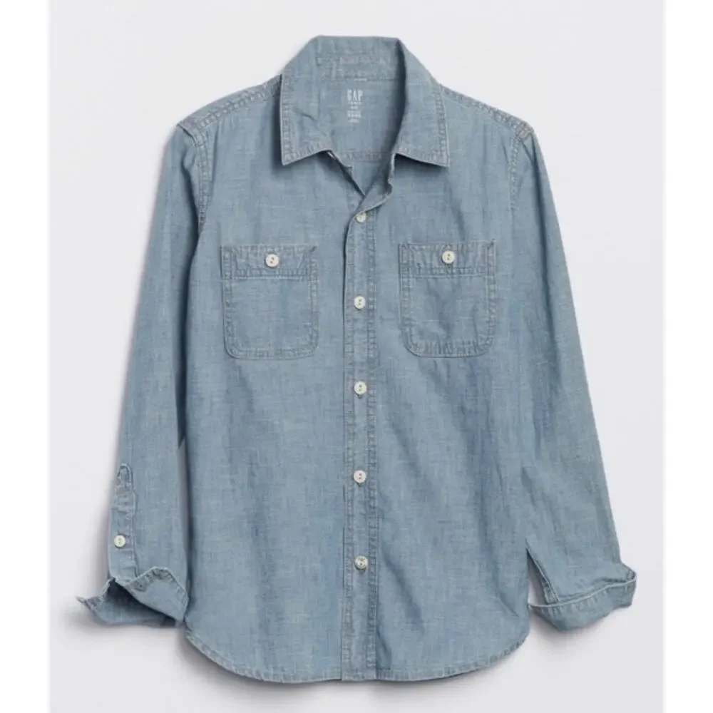 Gap Blue Chambray Denim Cotton Button Down Sleeve Adjustable Tab Boy (Youth S)